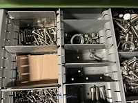Partij zwarte inbusbouten, moeren en montagebeslag - afbeelding 11 van  212
