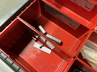 Partij zwarte inbusbouten, moeren en montagebeslag - afbeelding 42 van  212