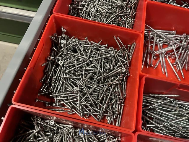 Partij zwarte inbusbouten, moeren en montagebeslag - afbeelding 65 van  212