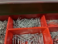 Partij zwarte inbusbouten, moeren en montagebeslag - afbeelding 69 van  212
