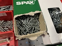 Partij zwarte inbusbouten, moeren en montagebeslag - afbeelding 74 van  212
