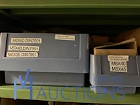 Partij zwarte inbusbouten, moeren en montagebeslag - afbeelding 79 van  212