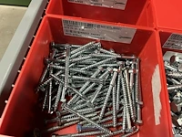 Partij zwarte inbusbouten, moeren en montagebeslag - afbeelding 94 van  212