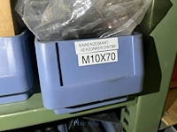 Partij zwarte inbusbouten, moeren en montagebeslag - afbeelding 121 van  212