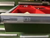 Partij zwarte inbusbouten, moeren en montagebeslag - afbeelding 129 van  212