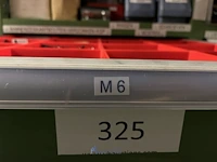 Partij zwarte inbusbouten, moeren en montagebeslag - afbeelding 130 van  212