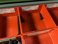 Partij zwarte inbusbouten, moeren en montagebeslag - afbeelding 168 van  212