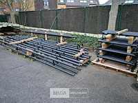 Partij zwarte stalen buizen - afbeelding 1 van  10