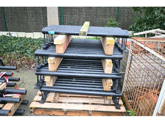 Partij zwarte stalen buizen - afbeelding 3 van  10