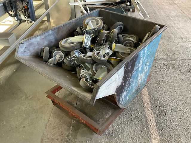 Partij zwenk- en bokwielen - afbeelding 2 van  2