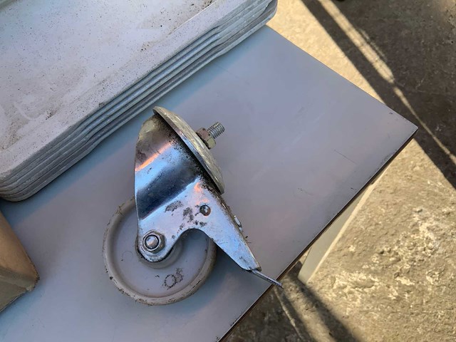 Partij zwenkwielen - afbeelding 3 van  3