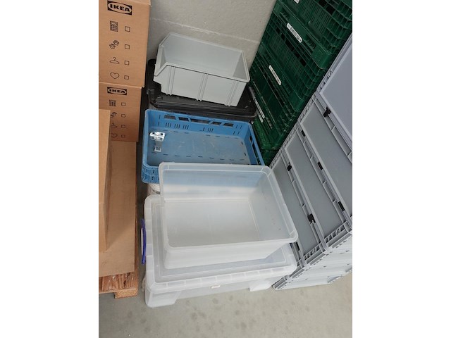 Partije diverse stapelbakken - afbeelding 3 van  3