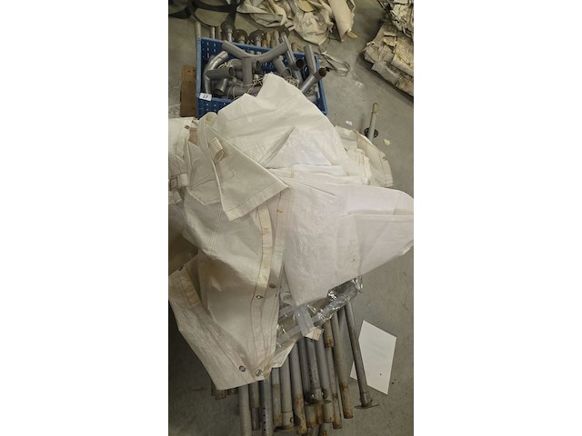 Party tent 4mx 8m - afbeelding 1 van  3