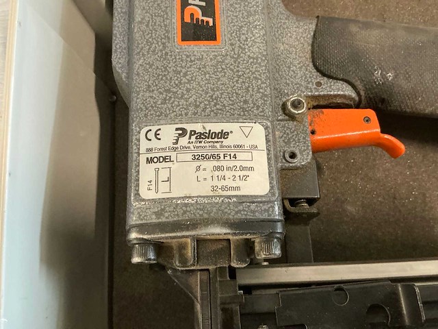Paslode 3250/65 f14 pneumatische tacker - afbeelding 2 van  3