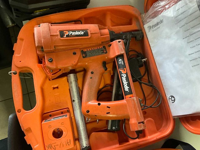 Paslode accu-tacker - afbeelding 1 van  3