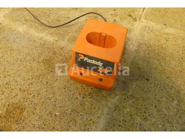 Paslode im 350/90 ct spijkermachine - afbeelding 9 van  10
