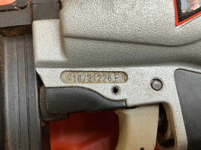 Paslode im350/90ct accu-gastacker - afbeelding 6 van  7