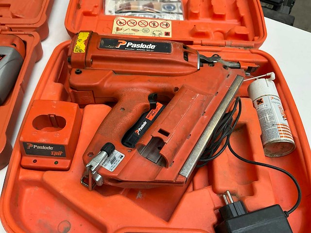 Paslode im350/90ct accu-gastacker - afbeelding 2 van  7