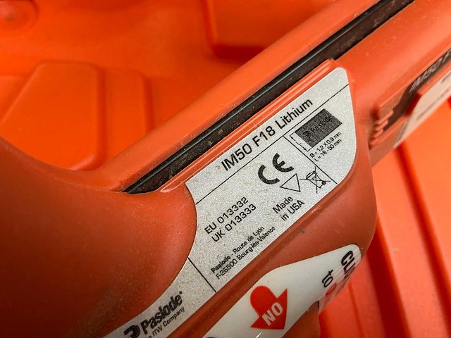 Paslode im50 f18 accu-gastacker - afbeelding 3 van  6