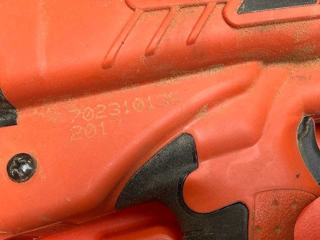 Paslode im50 f18 accu-gastacker - afbeelding 4 van  6