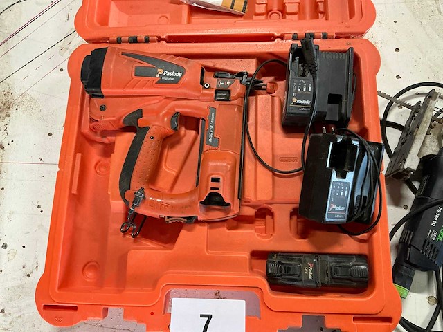 Paslode im50 f18 tacker - afbeelding 1 van  6