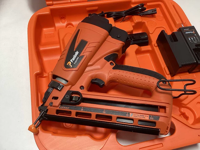 Paslode im65 f16 lithium tacker op gas in koffer - 16-63mm - afbeelding 2 van  9