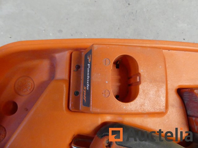 Paslode im65a f16 gas spijkermachine - afbeelding 7 van  8