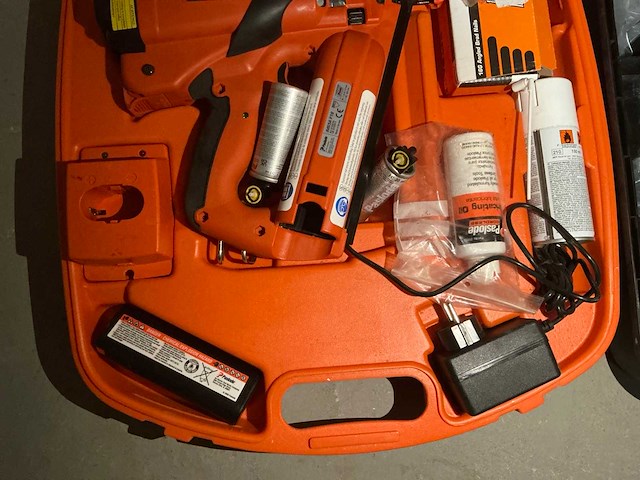 Paslode im65a f16 tacker - afbeelding 4 van  5