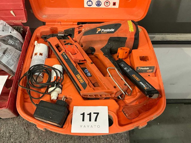 Paslode im90 accu nagelschieter - afbeelding 1 van  5