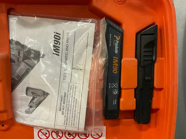 Paslode im90 accu nagelschieter - afbeelding 4 van  5