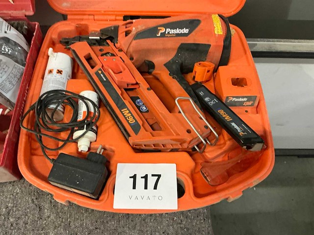Paslode im90 accu nagelschieter - afbeelding 5 van  5