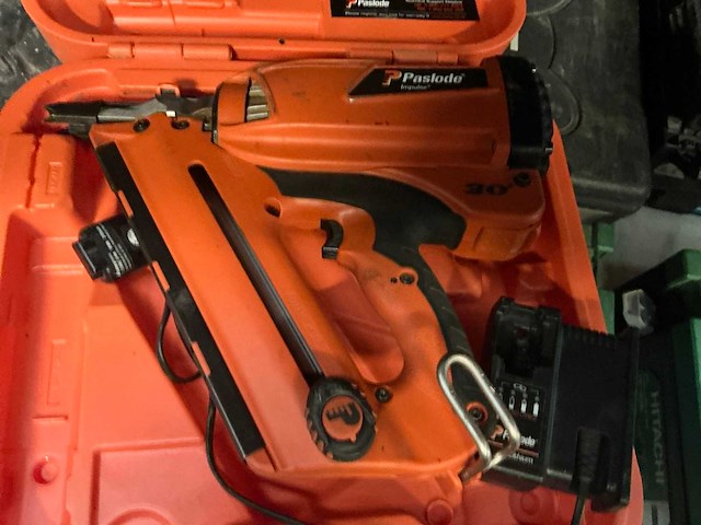 Paslode impulse 30 tacker - afbeelding 1 van  2