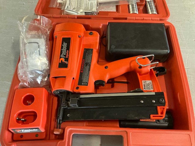 Paslode impulse im250 ii tacker - afbeelding 1 van  5