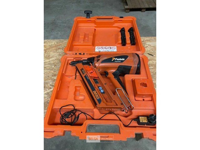 Paslode nagel pistool mi90 + 2x accu. & lader in koffer - afbeelding 1 van  2
