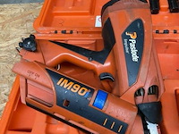 Paslode nagel pistool mi90 + 2x accu. & lader in koffer - afbeelding 2 van  2