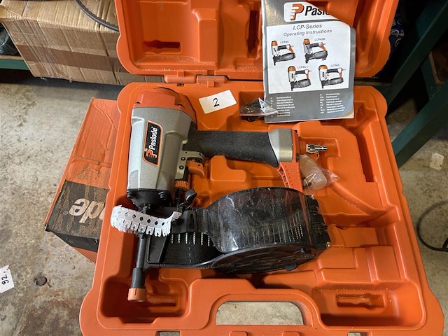 Paslode schietpistool - afbeelding 1 van  4
