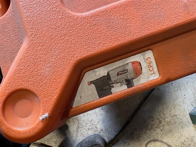 Paslode schietpistool - afbeelding 3 van  4