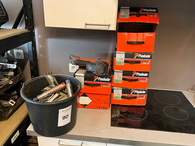 Paslode serie-i gasbommetjes en nagels voor nagelpistool - afbeelding 2 van  7