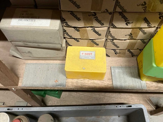 Paslode/atro grote partij schietnagels - afbeelding 9 van  10