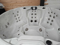 Passion recharge - jacuzzi en buitenspa - afbeelding 2 van  5