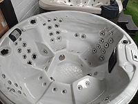 Passion recharge - jacuzzi en buitenspa - afbeelding 3 van  5