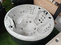 Passion recharge - jacuzzi en buitenspa - afbeelding 2 van  5