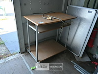 Pc-tafeltje op wielen - afbeelding 1 van  4