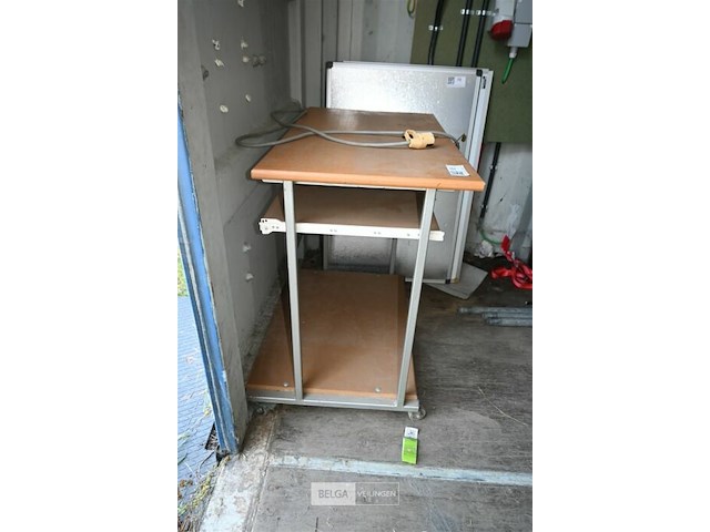 Pc-tafeltje op wielen - afbeelding 3 van  4