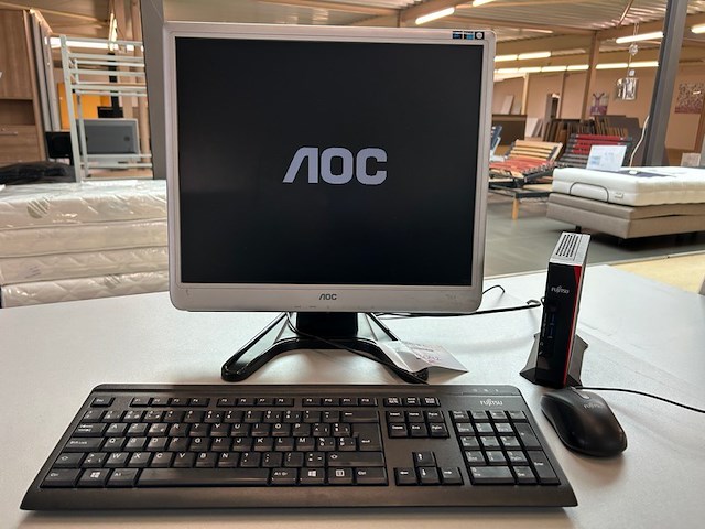 Pc - afbeelding 1 van  4