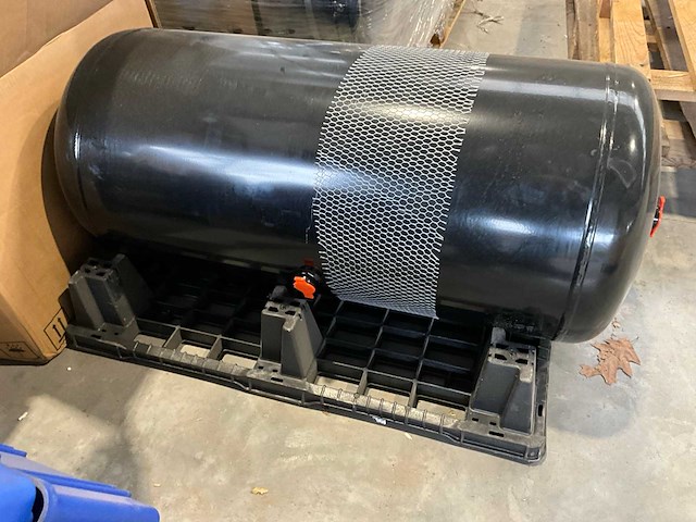 Pe 100l luchtketel (14x) - afbeelding 1 van  5