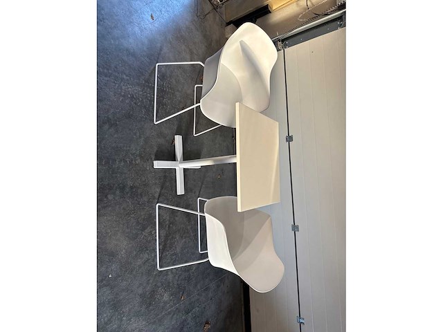 Pedrali eetkamertafel + 2 stoelen - afbeelding 2 van  3