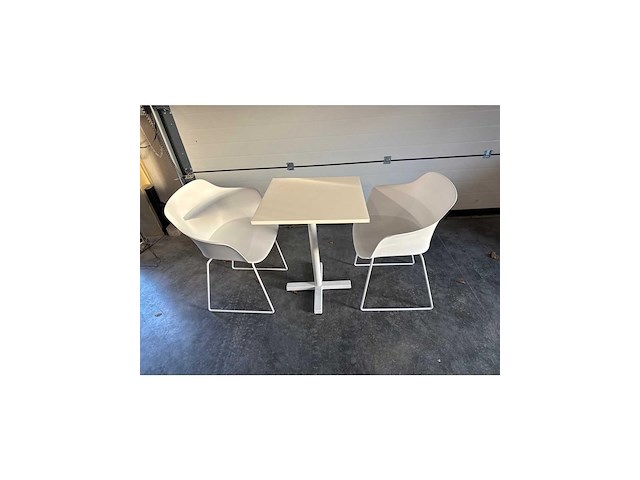 Pedrali tafel + 2 stoelen - afbeelding 3 van  3