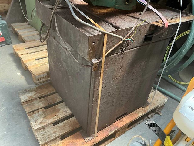 Pedrazzoli beugelzaagmachine - afbeelding 4 van  4