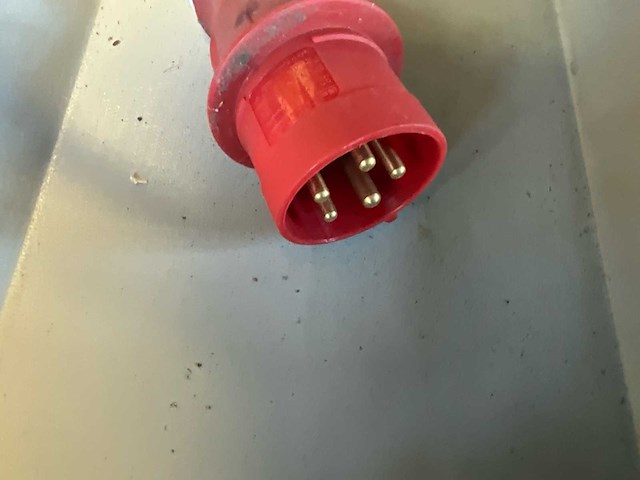Pedrazzoli lintzaagmachine / bandzaagmachine voor metaal - afbeelding 11 van  13